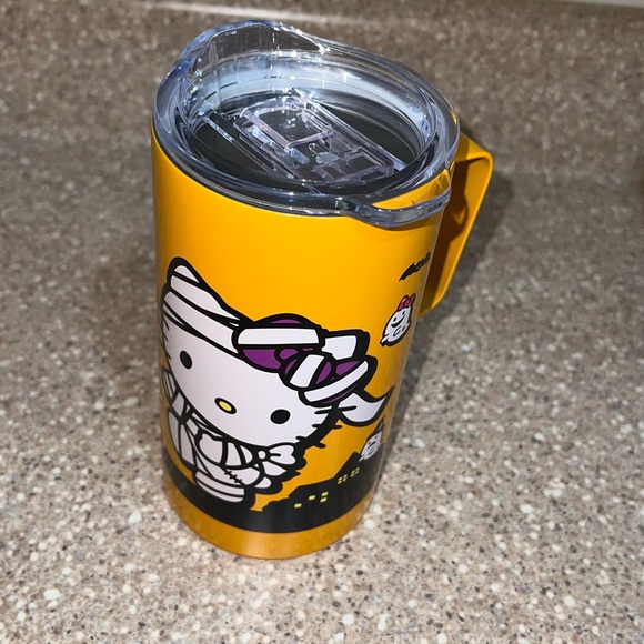 Hello kitty hydro flask - Picture 4 of 4